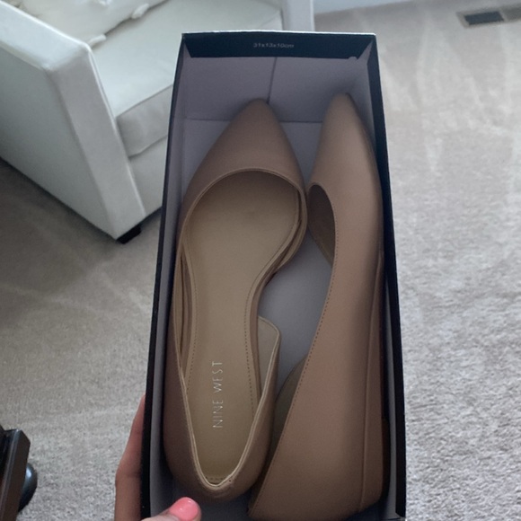 Only worn once matte nude Nine West d’orsay flats size 10 - Picture 3 of 3